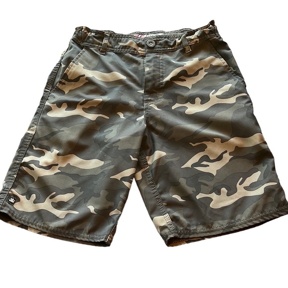 Boys Army Green Camo Shorts sz 8 - Picture 1 of 9
